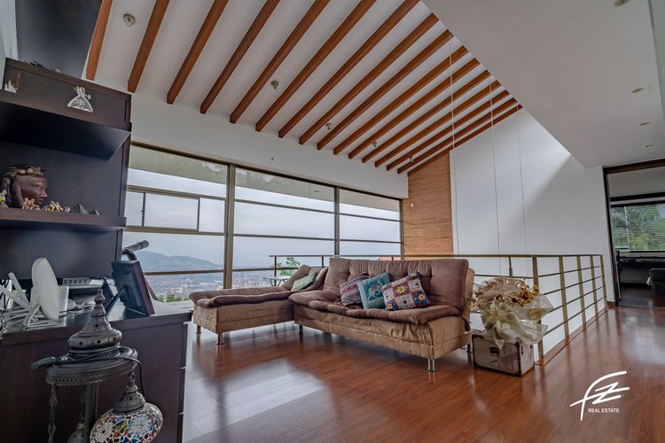 Casa de 5 alcobas en venta en Vereda La Doctora, Sabaneta, 570 m² · foto 10 de 18