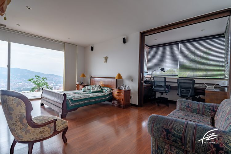 Casa de 5 alcobas en venta en Vereda La Doctora, Sabaneta, 570 m² · foto 13 de 18
