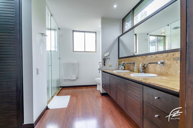 Casa de 5 alcobas en venta en Vereda La Doctora, Sabaneta, 570 m² · foto 15 de 18