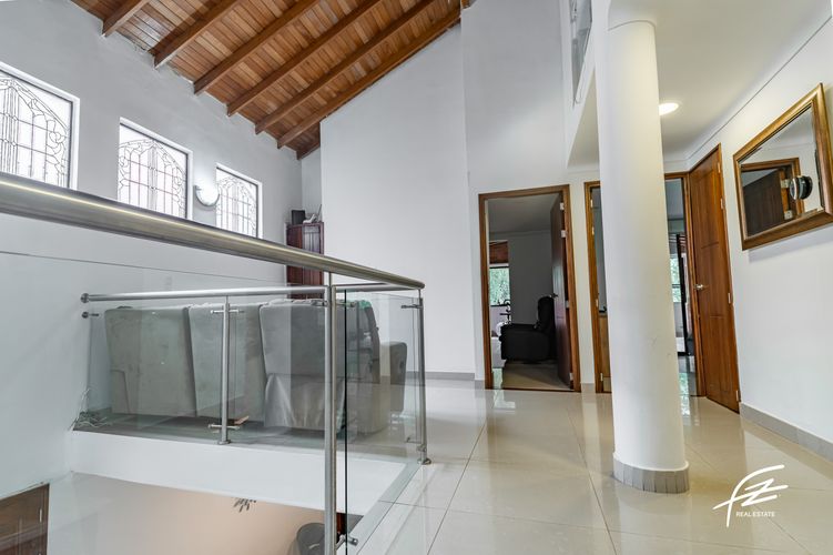 Casa de 4 alcobas en venta en Altos Del Poblado, Medellín, 425 m² · foto 3 de 15