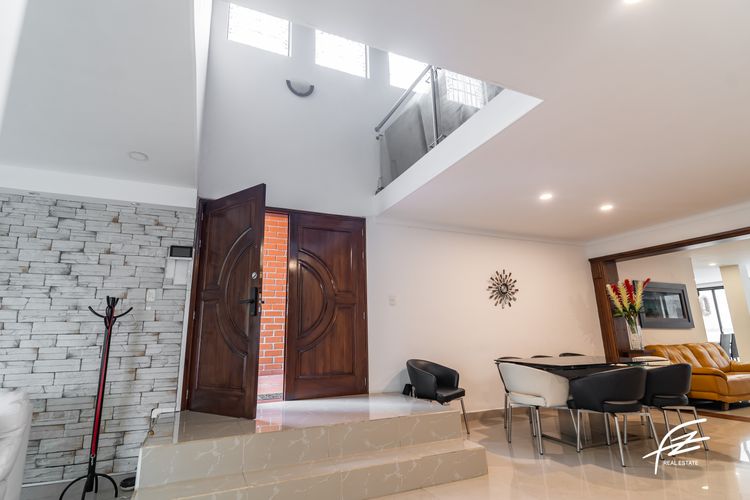 Casa de 4 alcobas en venta en Altos Del Poblado, Medellín, 425 m² · foto 4 de 15