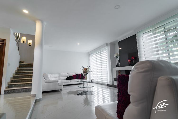 Casa de 4 alcobas en venta en Altos Del Poblado, Medellín, 425 m² · foto 5 de 15