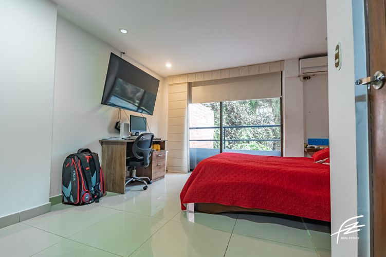 Casa de 4 alcobas en venta en Altos Del Poblado, Medellín, 425 m² · foto 6 de 15
