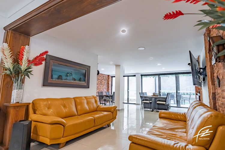 Casa de 4 alcobas en venta en Altos Del Poblado, Medellín, 425 m² · foto 11 de 15
