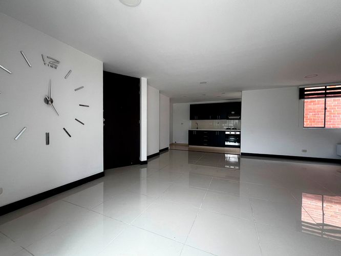 Apartamento de 2 alcobas en arriendo en Camino Verde, Envigado, 80 m² · foto 3 de 13
