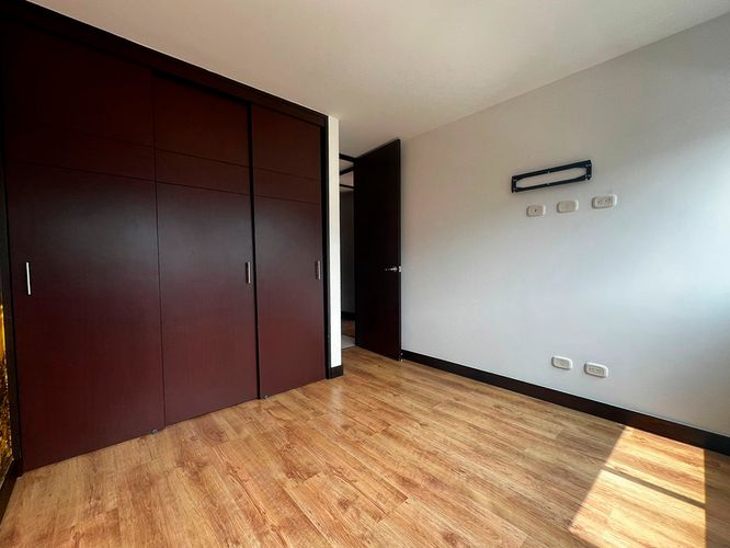 Apartamento de 2 alcobas en arriendo en Camino Verde, Envigado, 80 m² · foto 7 de 13