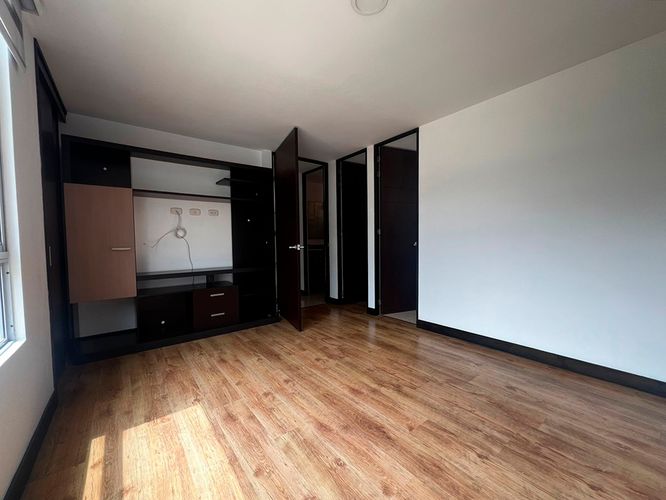 Apartamento de 2 alcobas en arriendo en Camino Verde, Envigado, 80 m² · foto 8 de 13