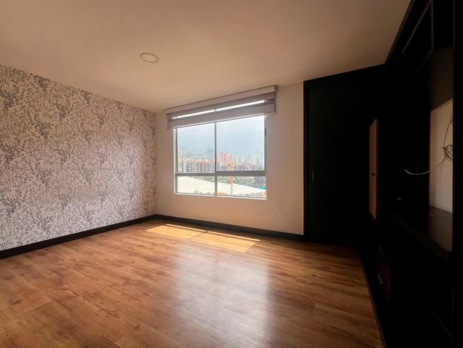Apartamento de 2 alcobas en arriendo en Camino Verde, Envigado, 80 m² · foto 9 de 13