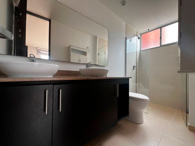Apartamento de 2 alcobas en arriendo en Camino Verde, Envigado, 80 m² · foto 12 de 13