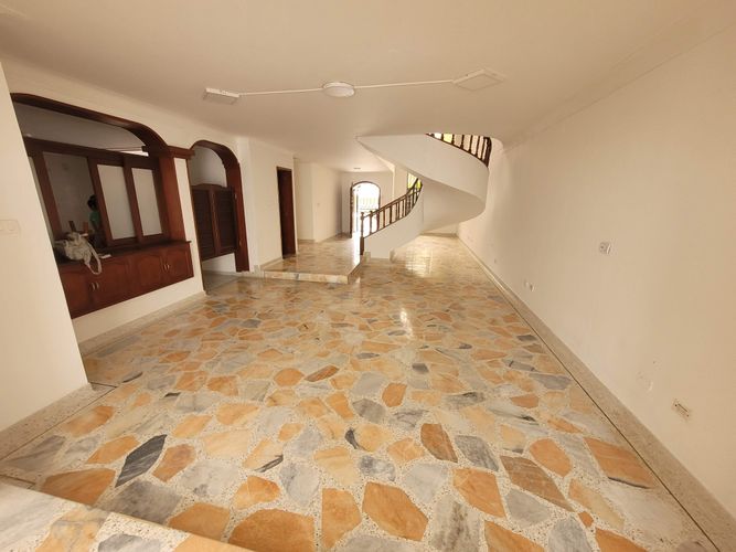 Casa de 4 alcobas en venta en El Ingenio, Cali, 337 m² · foto 3 de 24