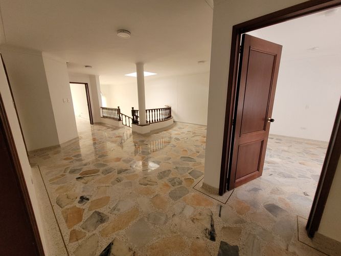 Casa de 4 alcobas en venta en El Ingenio, Cali, 337 m² · foto 22 de 24