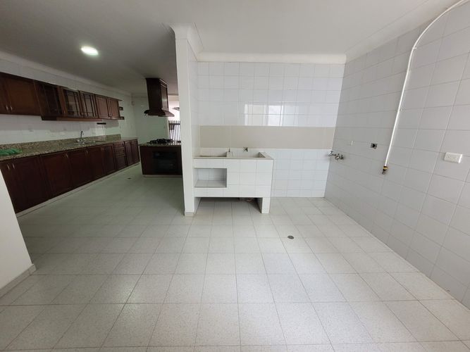 Casa de 4 alcobas en venta en El Ingenio, Cali, 337 m² · foto 23 de 24