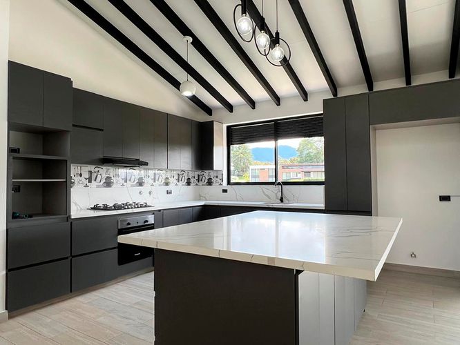 Casa de 5 alcobas en venta en El Carmen De Viboral, El Carmen de Viboral, 400 m² · foto 4 de 18