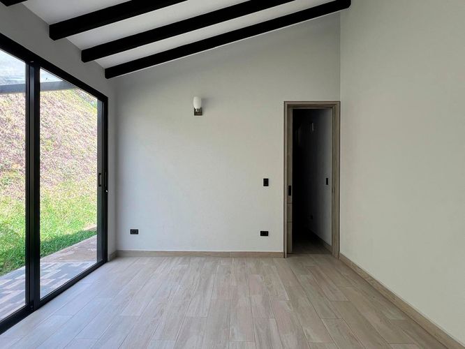 Casa de 5 alcobas en venta en El Carmen De Viboral, El Carmen de Viboral, 400 m² · foto 5 de 18