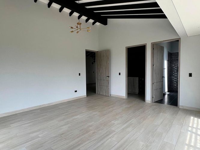 Casa de 5 alcobas en venta en El Carmen De Viboral, El Carmen de Viboral, 400 m² · foto 7 de 18