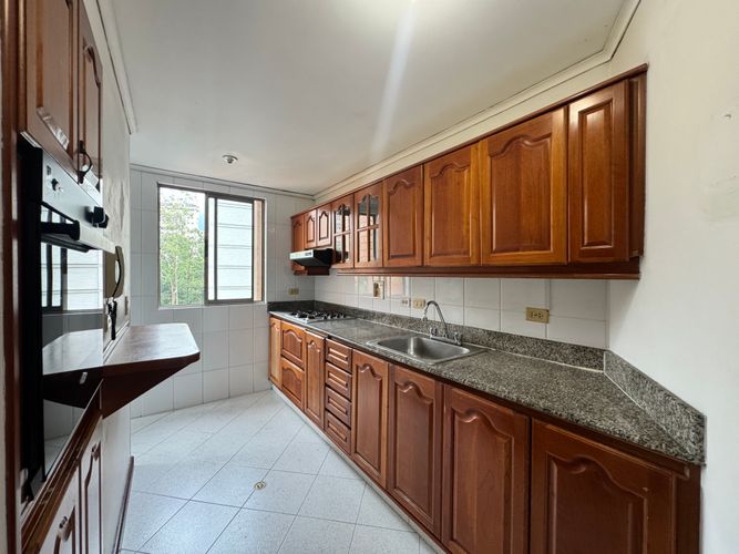 Apartamento de 3 alcobas en venta en El Poblado, Medellín, 146 m² · foto 5 de 16