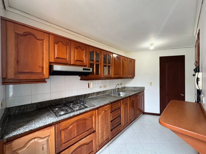 Apartamento de 3 alcobas en venta en El Poblado, Medellín, 146 m² · foto 6 de 16