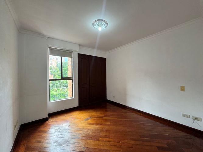 Apartamento de 3 alcobas en venta en El Poblado, Medellín, 146 m² · foto 7 de 16