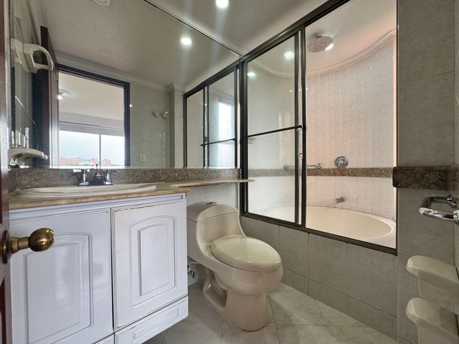 Apartamento de 3 alcobas en venta en El Poblado, Medellín, 146 m² · foto 13 de 16