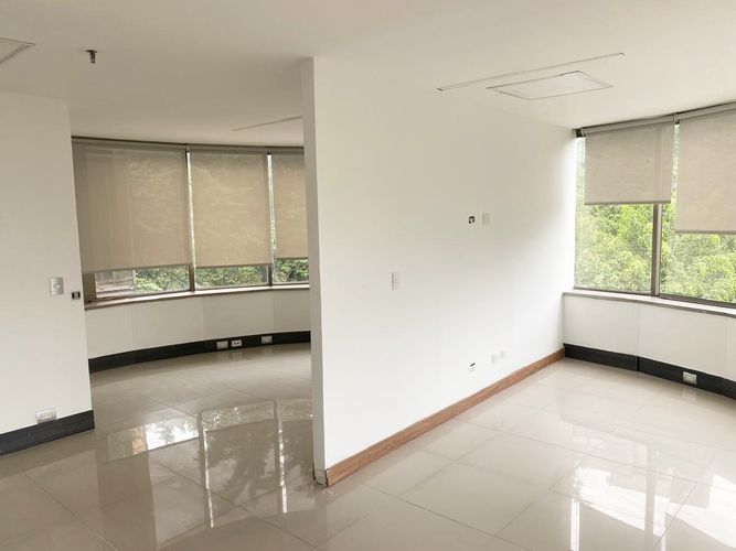 Oficina en arriendo en El Poblado, Medellín, 86 m² · foto 3 de 13