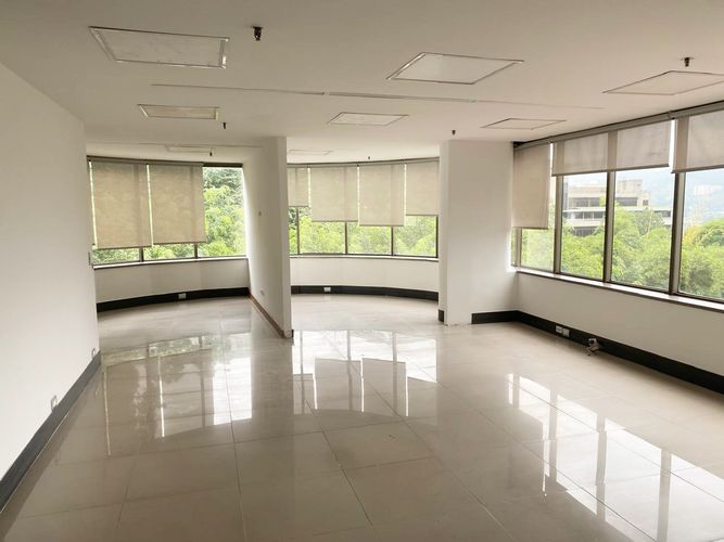 Oficina en arriendo en El Poblado, Medellín, 86 m² · foto 6 de 13