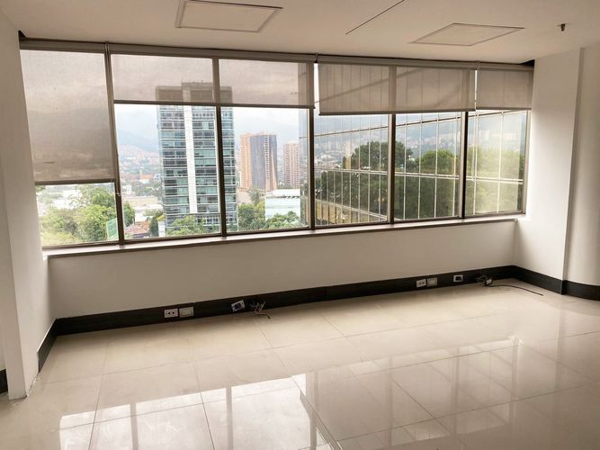 Oficina en arriendo en El Poblado, Medellín, 86 m² · foto 9 de 13