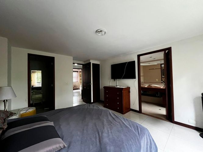 Apartamento de 3 alcobas en arriendo en El Poblado, Medellín, 135 m² · foto 3 de 18