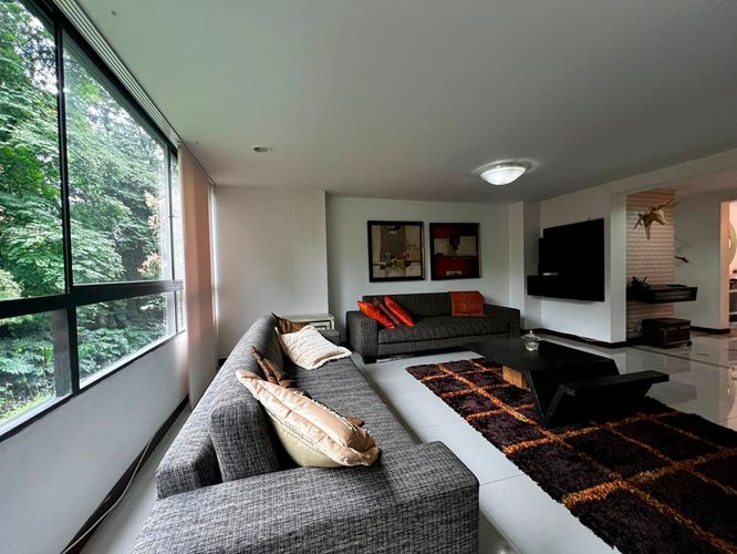 Apartamento de 3 alcobas en arriendo en El Poblado, Medellín, 135 m² · foto 4 de 18