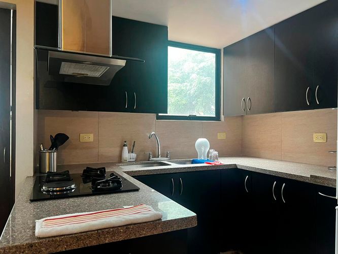 Apartamento de 3 alcobas en arriendo en El Poblado, Medellín, 135 m² · foto 11 de 18