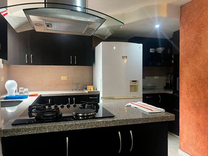 Apartamento de 3 alcobas en arriendo en El Poblado, Medellín, 135 m² · foto 9 de 18