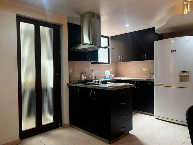 Apartamento de 3 alcobas en arriendo en El Poblado, Medellín, 135 m² · foto 10 de 18