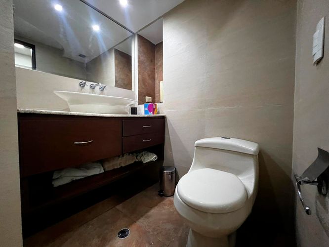 Apartamento de 3 alcobas en arriendo en El Poblado, Medellín, 135 m² · foto 17 de 18