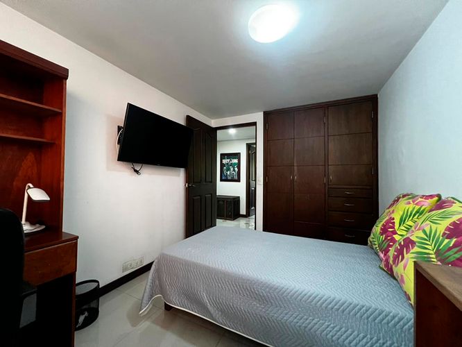 Apartamento de 3 alcobas en arriendo en El Poblado, Medellín, 135 m² · foto 14 de 18