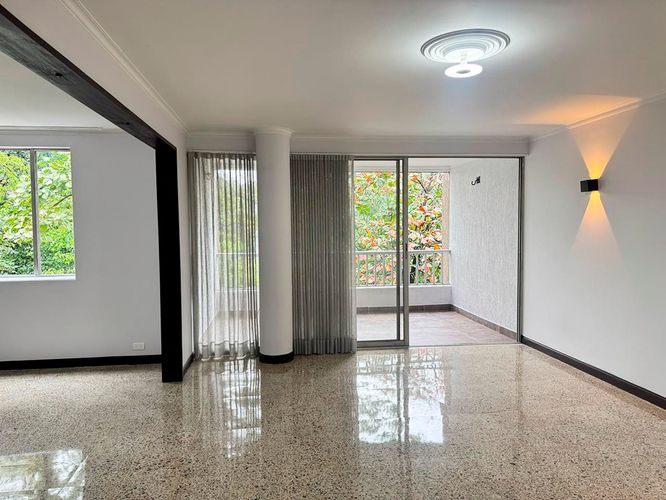 Apartamento de 3 alcobas en arriendo en El Poblado, Medellín, 145 m² · foto 4 de 17