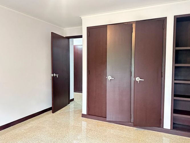 Apartamento de 3 alcobas en arriendo en El Poblado, Medellín, 145 m² · foto 10 de 17