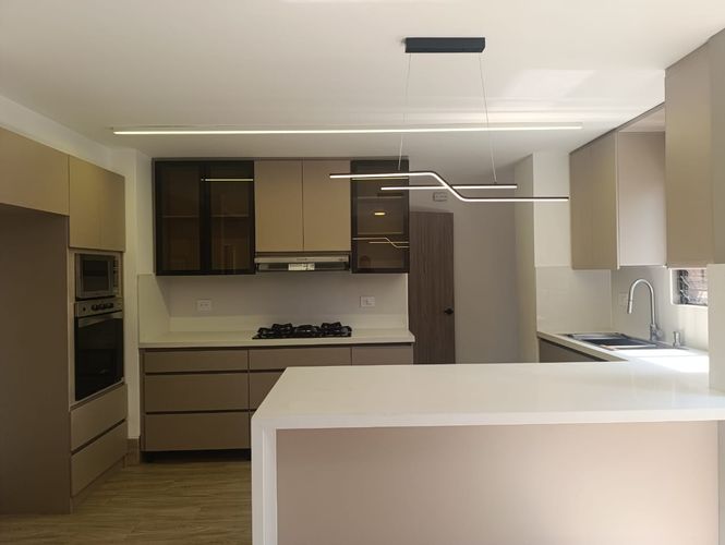Apartamento de 3 alcobas en venta en El Poblado, Medellín, 230 m² · foto 10 de 20