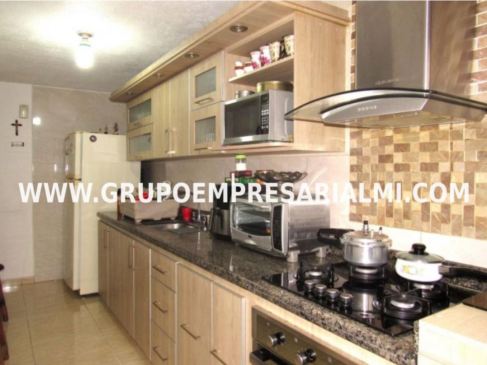 Apartaestudio en venta en La america, Medellín 3