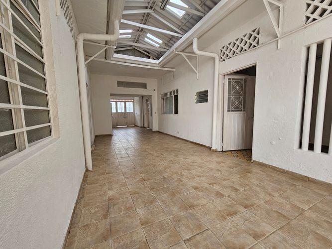 Casa de 5 alcobas en venta en Santander, Girardot, 247 m² · foto 2 de 23