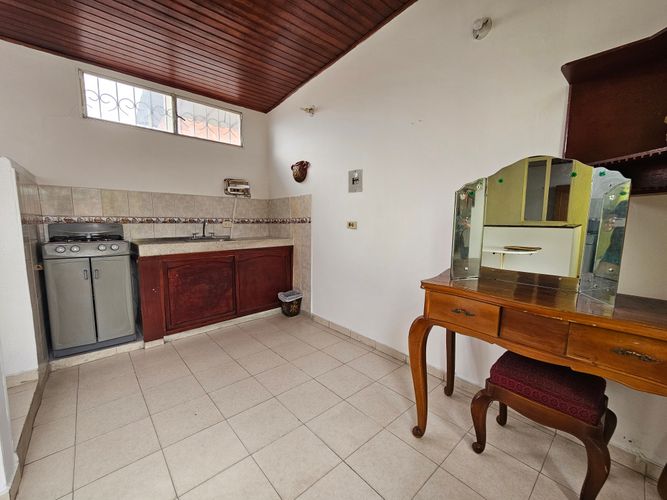 Casa de 5 alcobas en venta en Santander, Girardot, 247 m² · foto 11 de 23