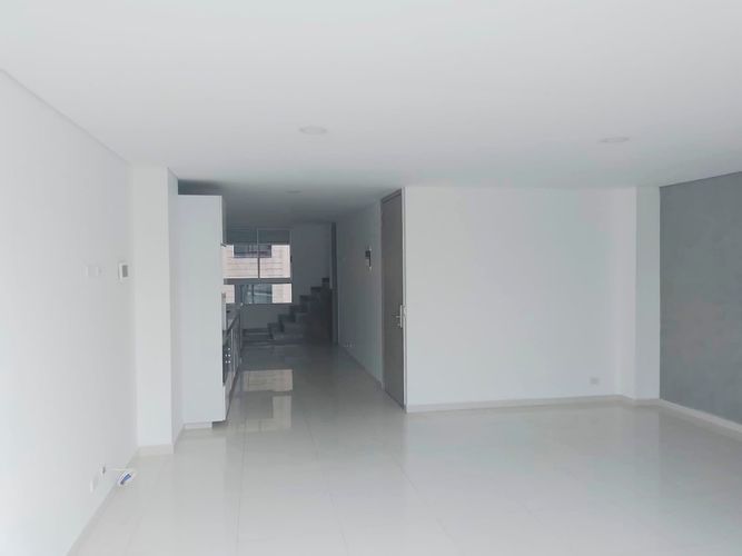 Apartamento de 3 alcobas en arriendo en Laureles, Medellín, 170 m² · foto 2 de 17