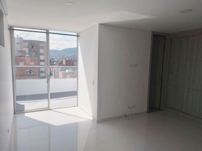 Apartamento de 3 alcobas en arriendo en Laureles, Medellín, 170 m² · foto 7 de 17