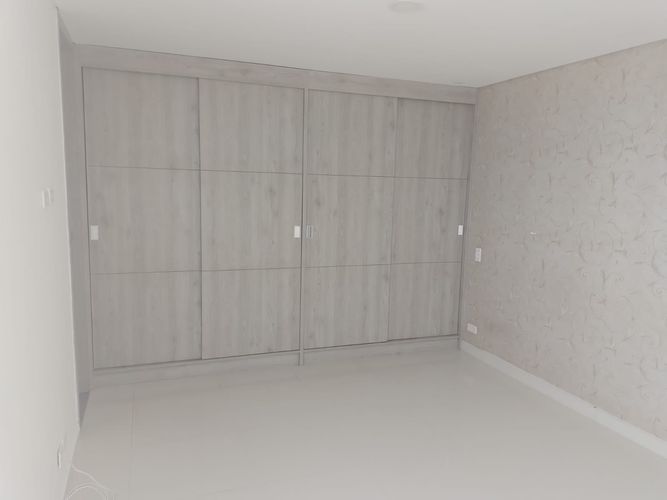 Apartamento de 3 alcobas en arriendo en Laureles, Medellín, 170 m² · foto 10 de 17