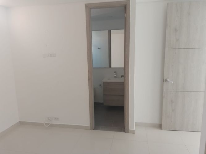 Apartamento de 3 alcobas en arriendo en Laureles, Medellín, 170 m² · foto 11 de 17