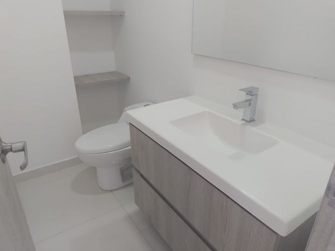 Apartamento de 3 alcobas en arriendo en Laureles, Medellín, 170 m² · foto 13 de 17