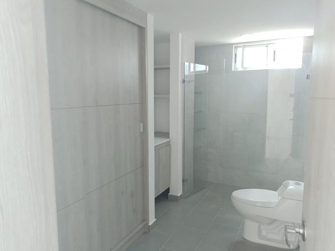 Apartamento de 3 alcobas en arriendo en Laureles, Medellín, 170 m² · foto 14 de 17