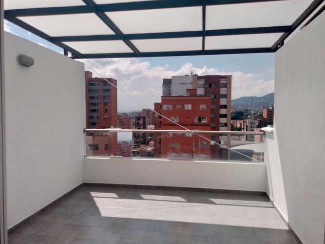 Apartamento de 3 alcobas en arriendo en Laureles, Medellín, 170 m² · foto 17 de 17