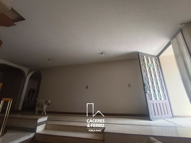 Casa de 5 alcobas en venta en Comuneros, Bogotá, 294 m² · foto 4 de 24