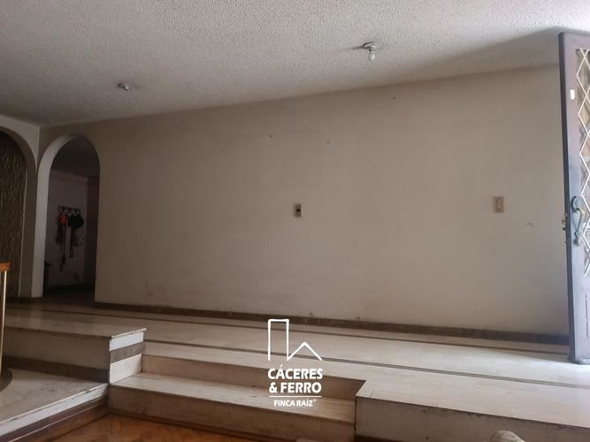 Casa de 5 alcobas en venta en Comuneros, Bogotá, 294 m² · foto 5 de 24