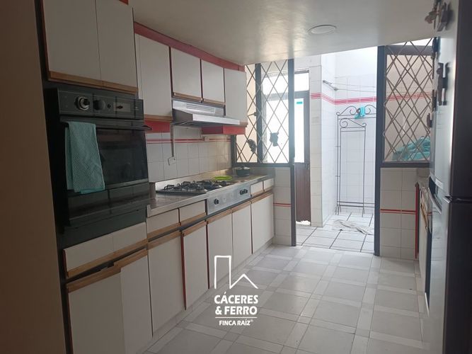 Casa de 5 alcobas en venta en Comuneros, Bogotá, 294 m² · foto 6 de 24