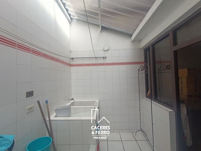 Casa de 5 alcobas en venta en Comuneros, Bogotá, 294 m² · foto 8 de 24